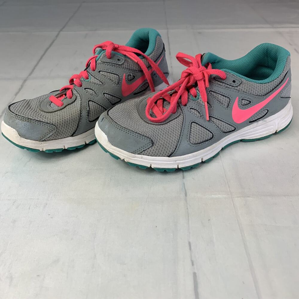 Nike Kids Revolution Low Top Sneaker Running‎ Shoe Lace Up Athletic Grey Pink 5